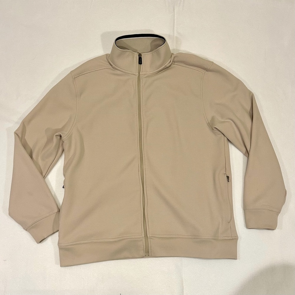 Izod Golf Men’s Jacket   Cream/Tan Full Zip with 2 pockets. Size L